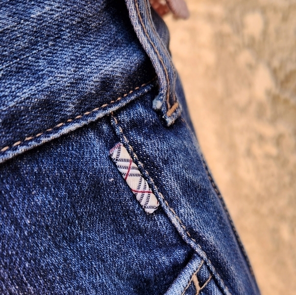 Burberry jean skirt - Picture 6 of 8